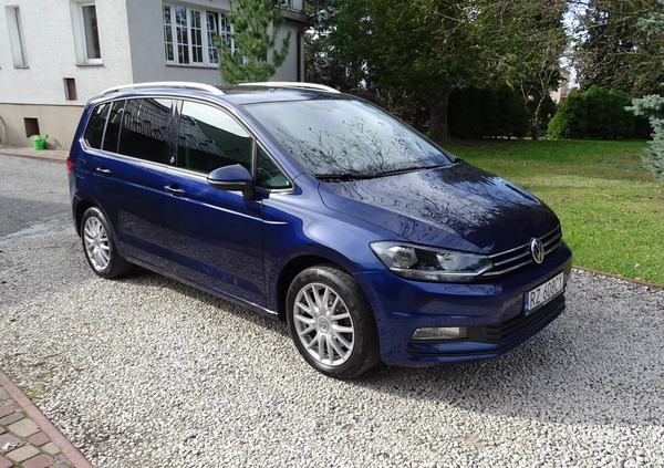 Volkswagen Touran cena 79800 przebieg: 68250, rok produkcji 2018 z Toruń małe 781